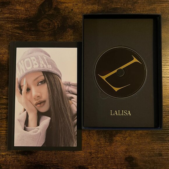 LISA (BLACKPINK) – FIRST SINGLE ALBUM LALISA - Picture 5 of 9
